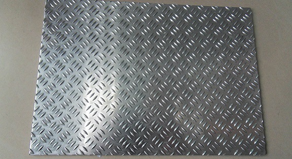 918博天堂鋁業-三條筋花紋鋁板